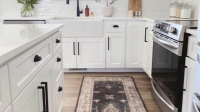 10 Kitchen Rug Ideas untuk Membuat Ruang Makan Lebih Nyaman 17 10 Kitchen Rug Ideas untuk Membuat Ruang Makan Lebih Nyaman