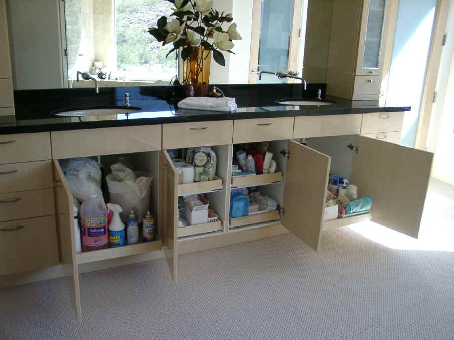 Bathroom Storage Solutions: Membuat Ruang Mandi Lebih Nyaman dan Efisien 1