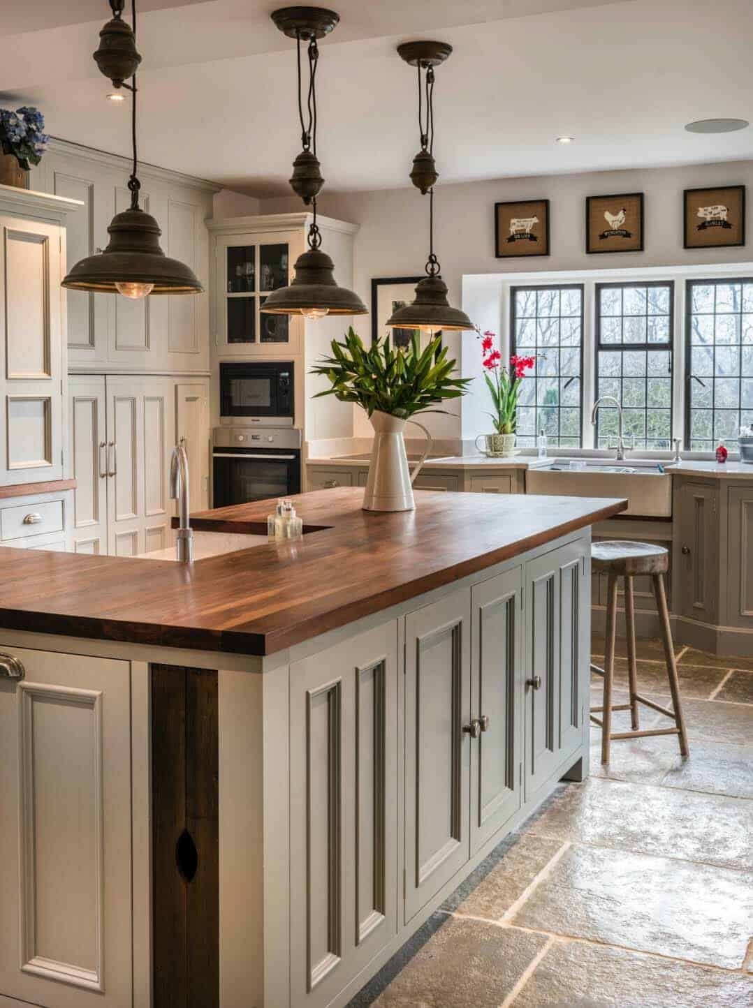 Farmhouse Kitchen Ideas: Desain yang Elegan dan Fungsional 1