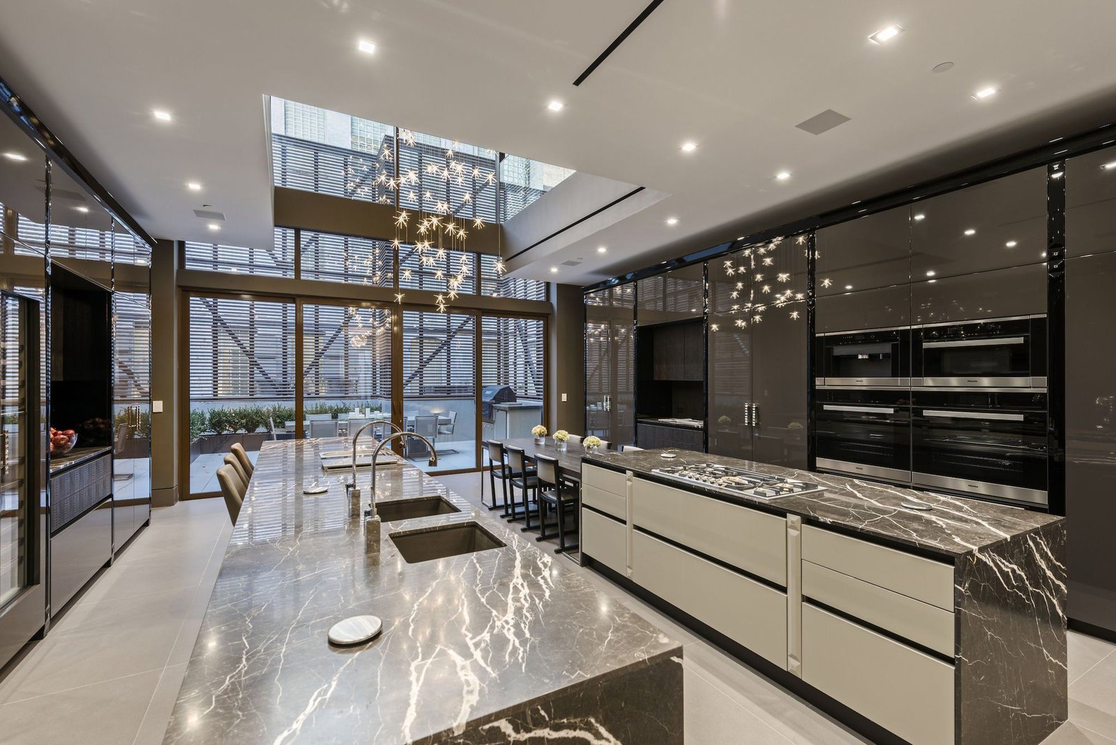 Luxury Kitchen Interior: Desain Mewah untuk Rumah Impian 1
