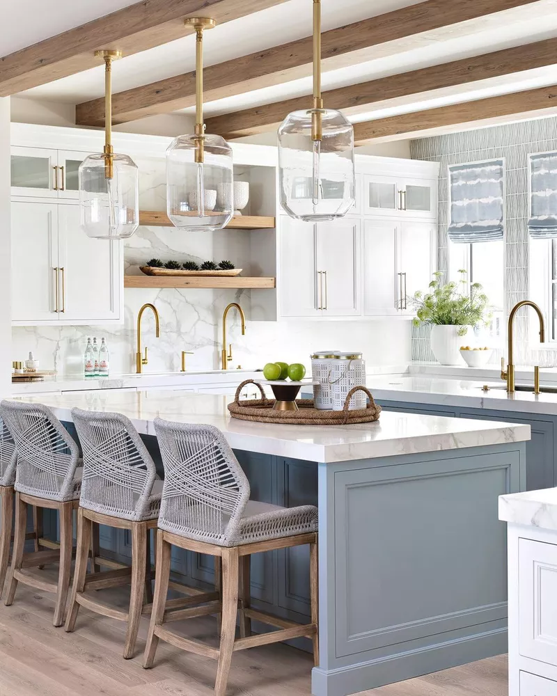 "Membuat Blue and White Kitchen yang Elegan dan Fungsional: Tips dan Inspirasi" 1