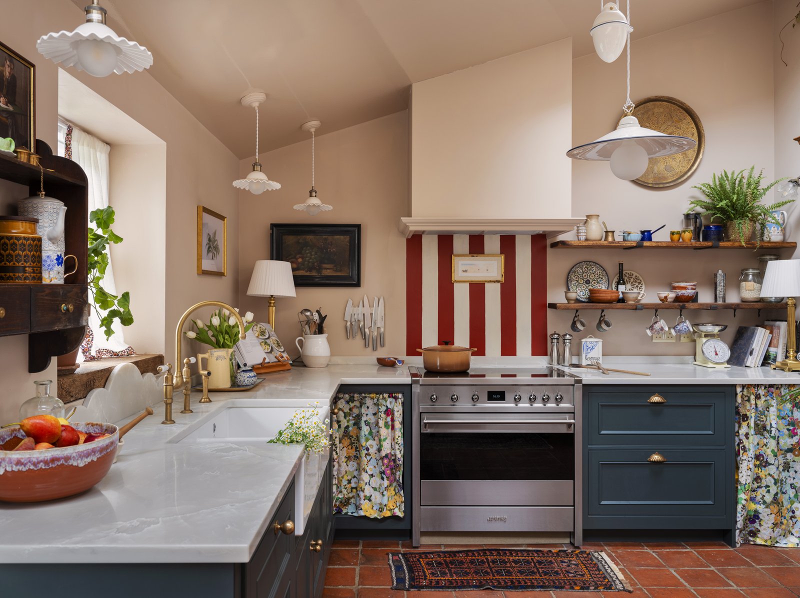 Membuat Vintage Chic Kitchen yang Elegan dan Unik 1